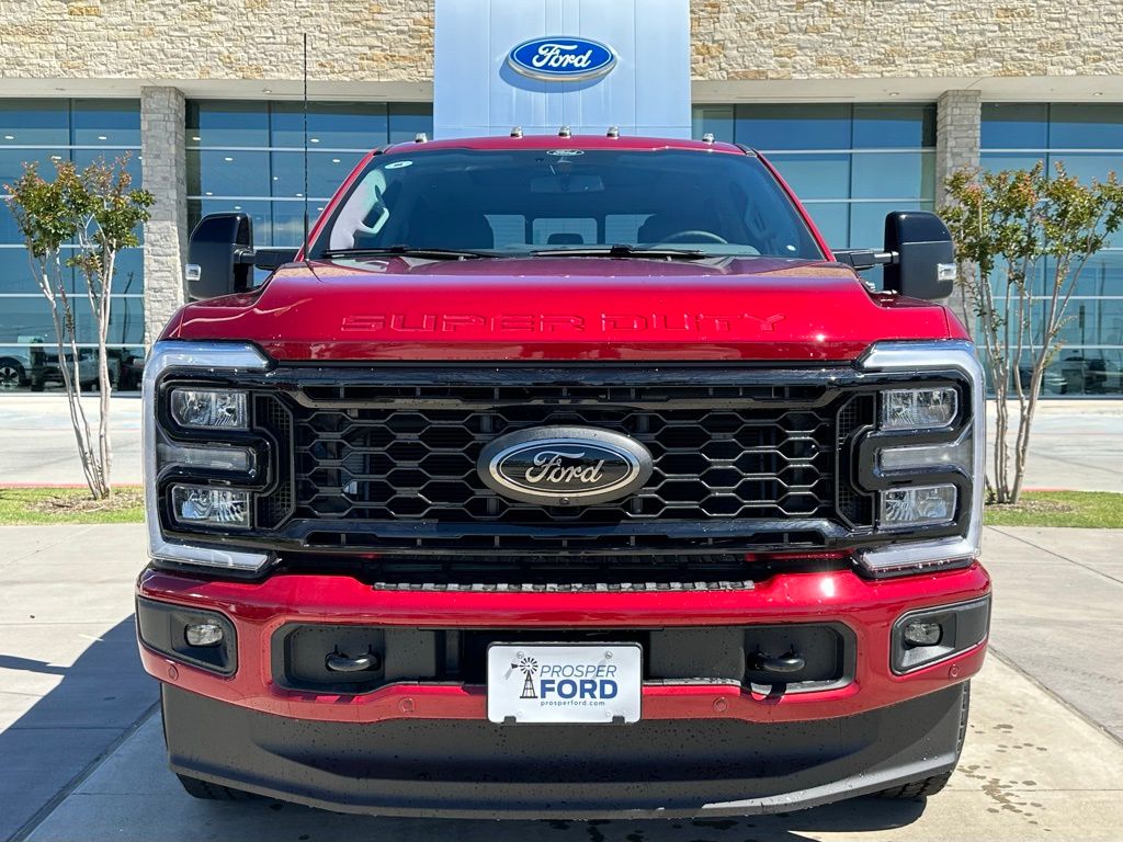 2025 Ford F-250 Lariat photo 2