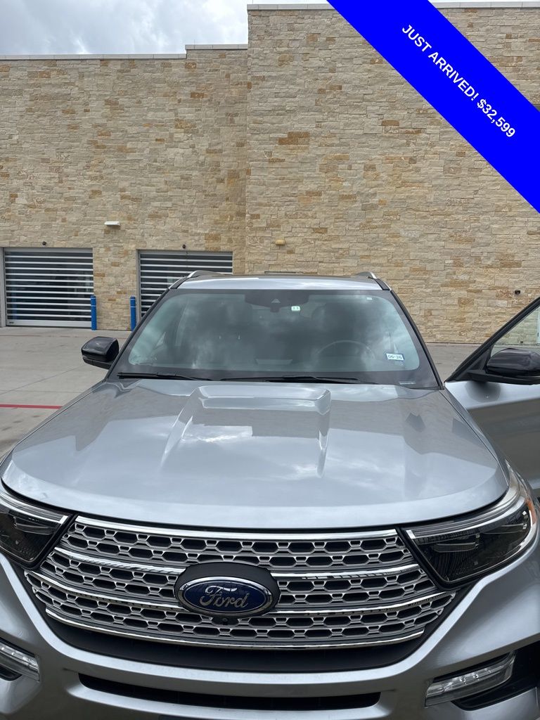 Iconic Silver 2022 Ford Explorer Limited AWD SUV / Crossover All-Wheel Drive Automatic