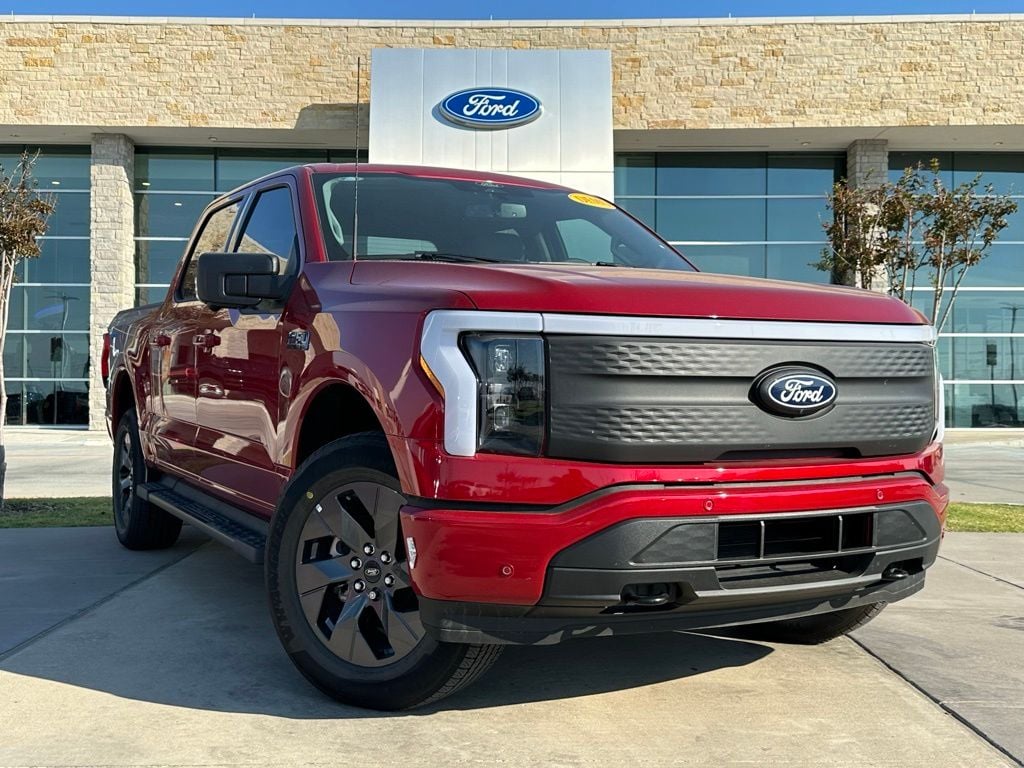2025 Ford F-150 Lightning Flash's photo