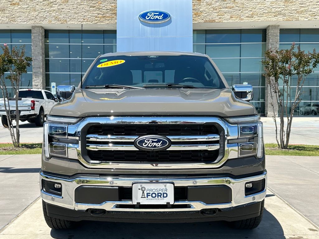2025 Ford F-150 Lariat photo 2