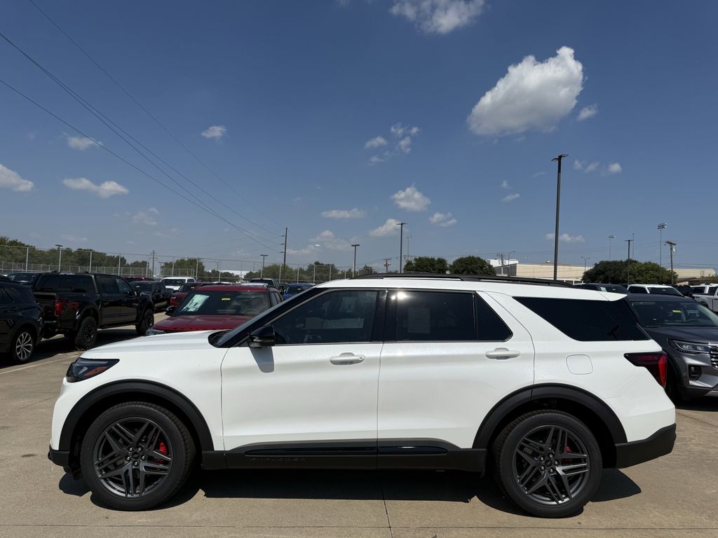 2025 Ford Explorer ST photo 3
