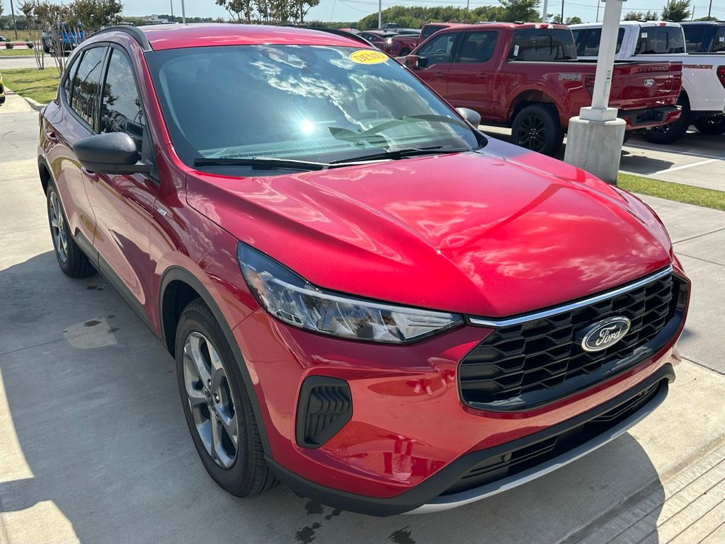 2025 Ford Escape ST-Line photo 3