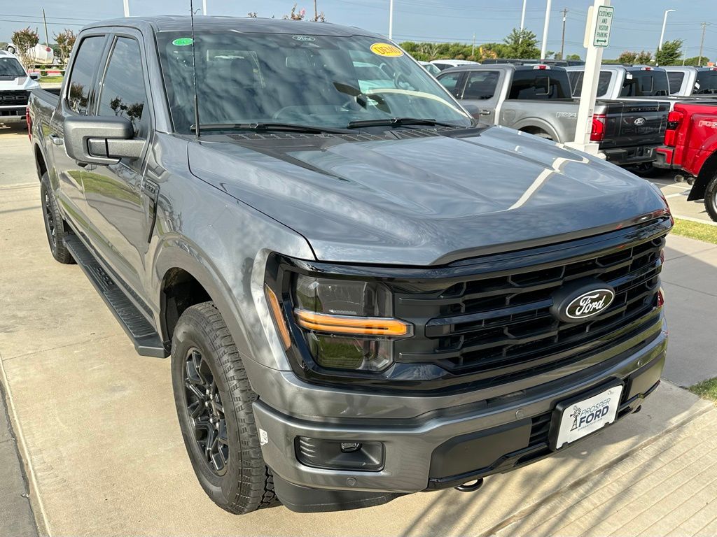 2025 Ford F-150 XLT photo 3