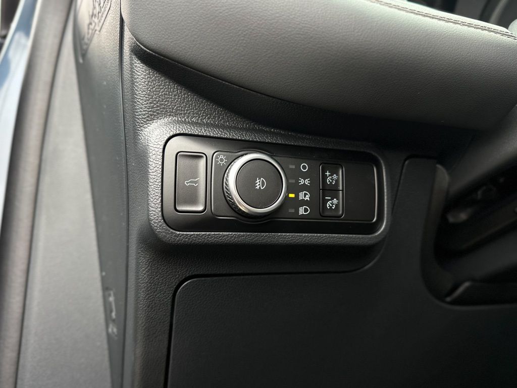 2026 Ford Explorer Active - Photo 17