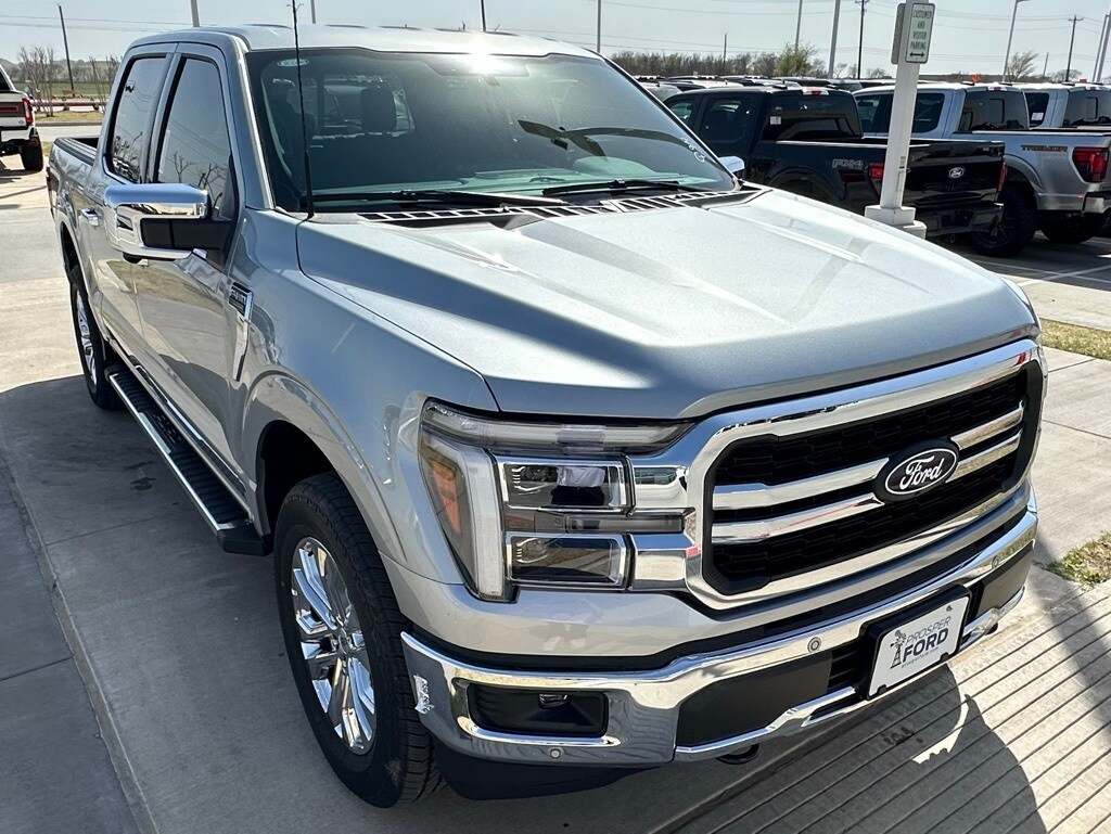 2025 Ford F-150 Lariat photo 3