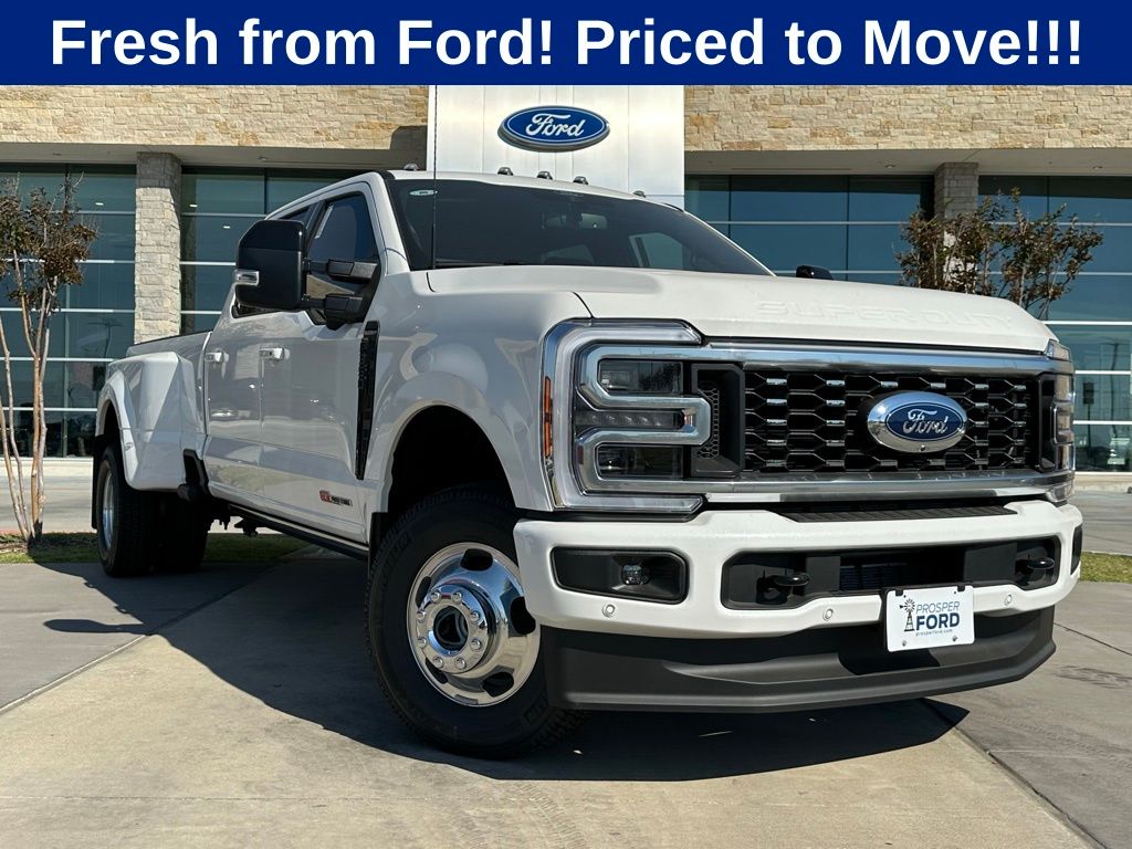 2026 Ford F-350 Super Duty Platinum's photo
