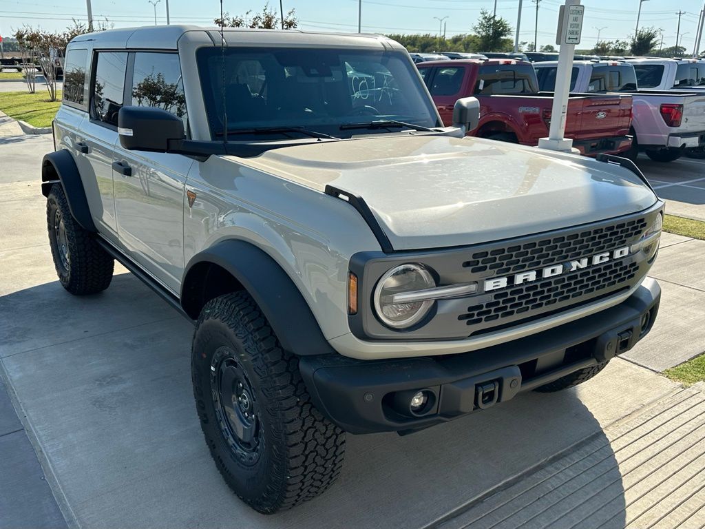 2025 Ford Bronco Badlands photo 3