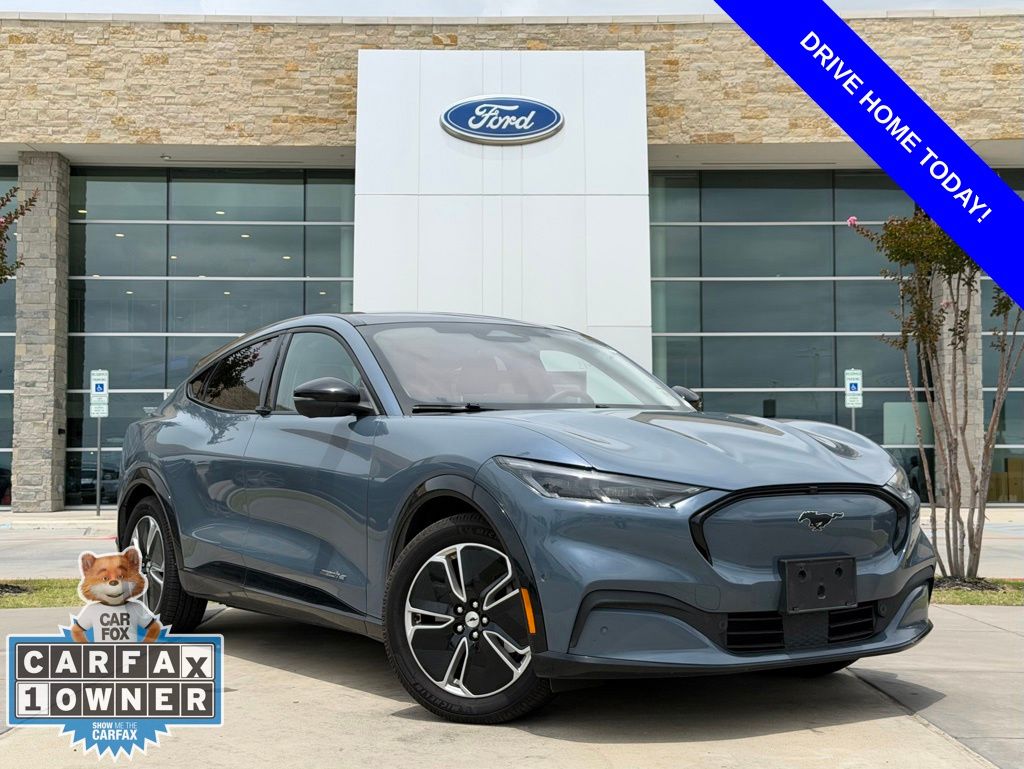 2023 Ford Mustang-Mach-e Premium's photo