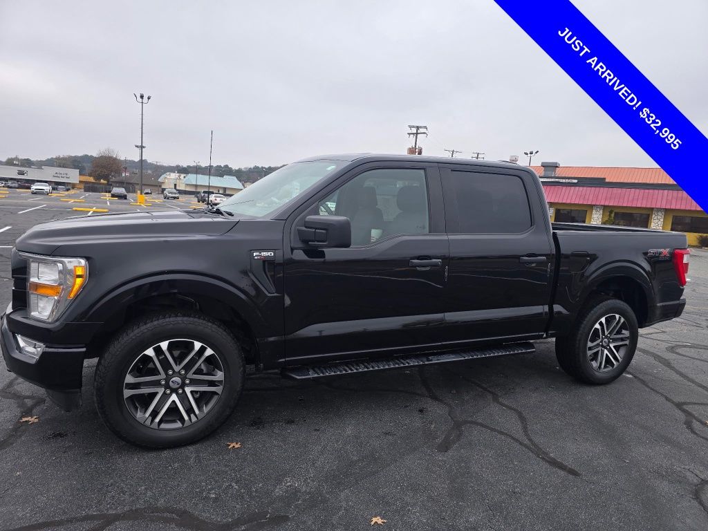 2022 Ford F-150 XL's photo