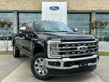 2025 Ford F-250 Lariat Truck Crew Cab