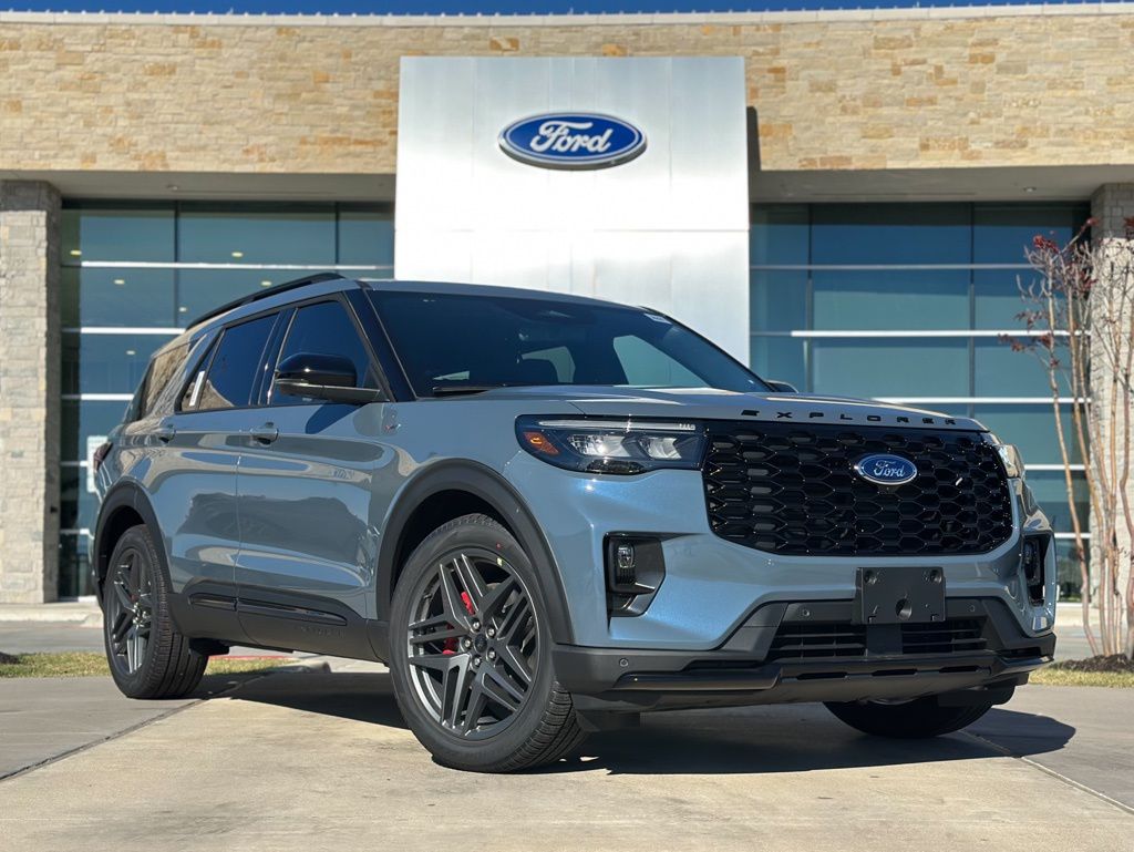 2026 Ford Explorer ST-LINE's photo