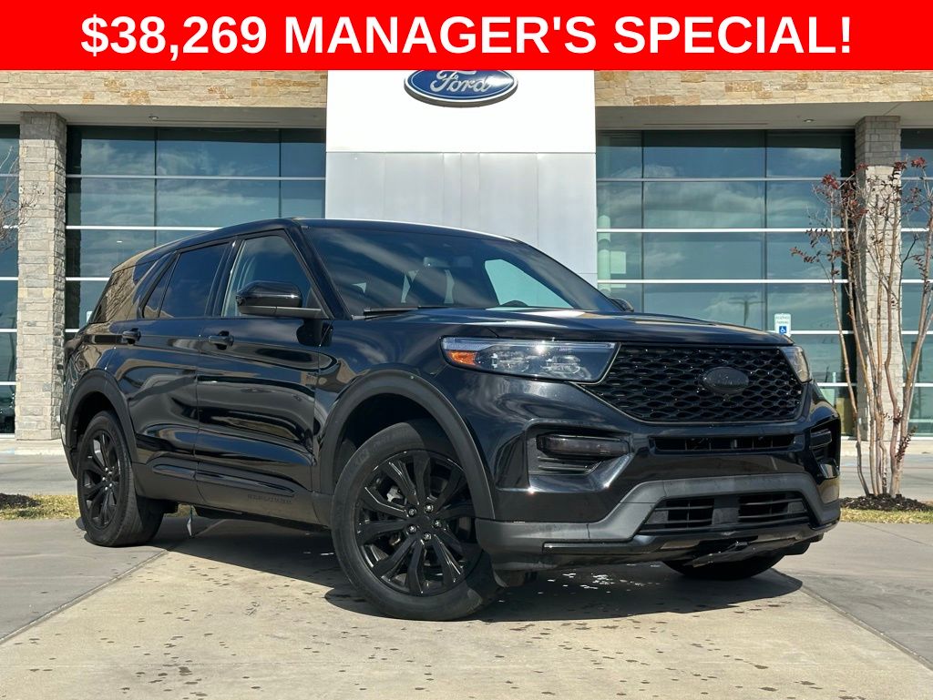 2022 Ford Explorer ST's photo