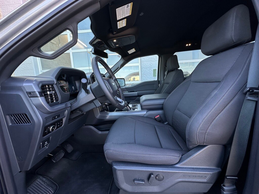2025 Ford F-150 XLT photo 4