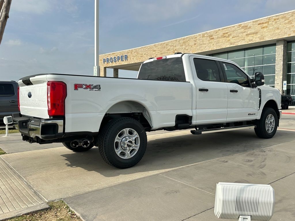 New 2026 Ford F-350 XLT Truck Crew Cab