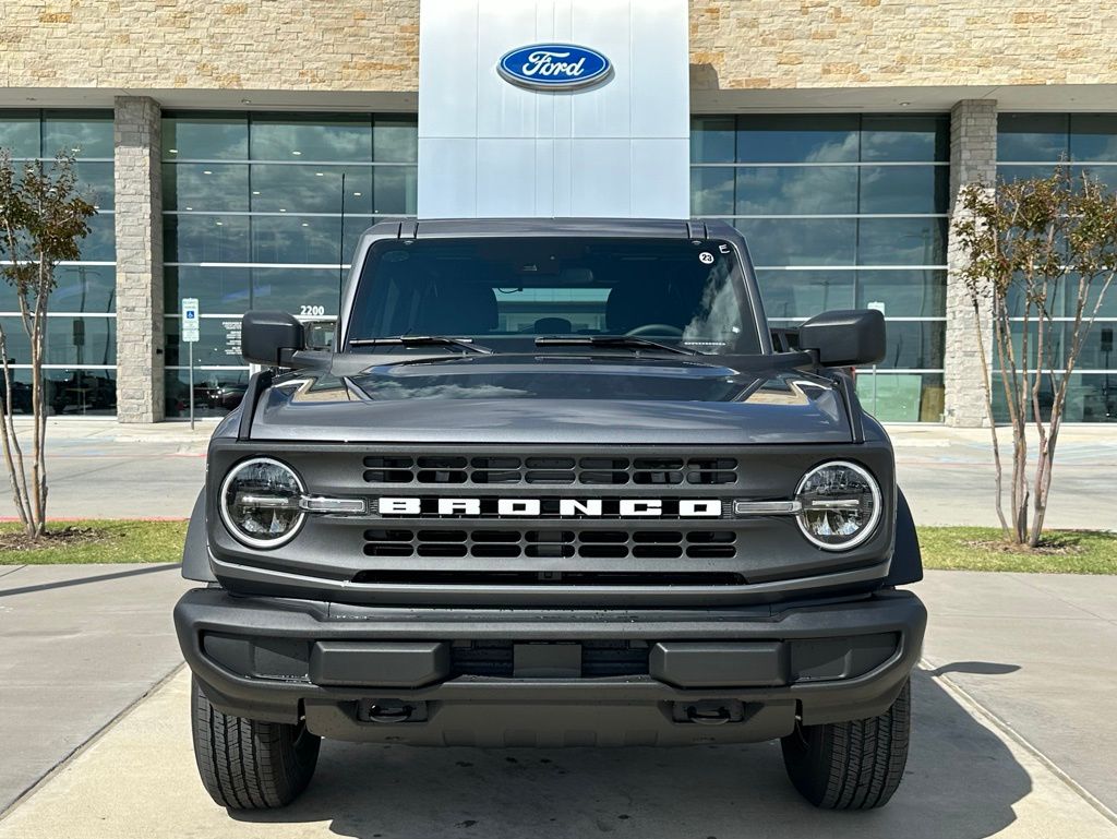 2025 Ford Bronco Base photo 2