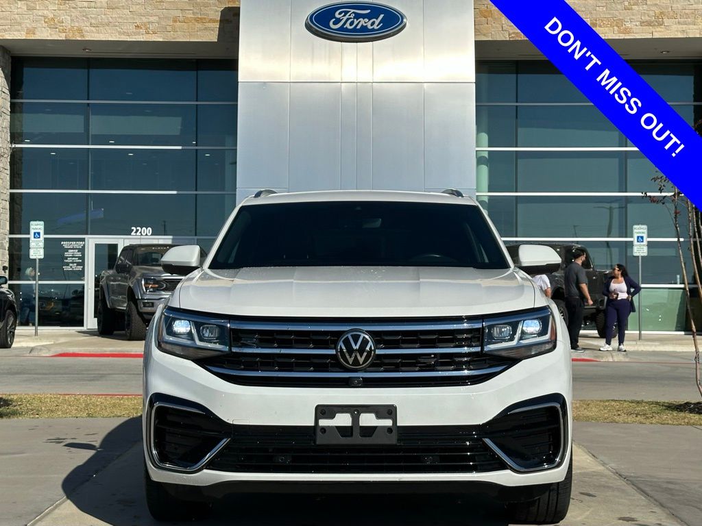 2023 Volkswagen Atlas Cross Sport V6 SEL Premium R-Line photo 2