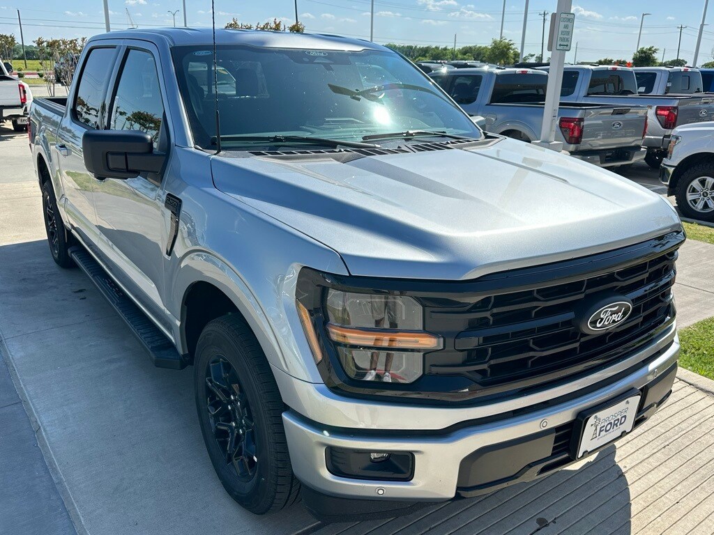 2025 Ford F-150 XLT photo 3