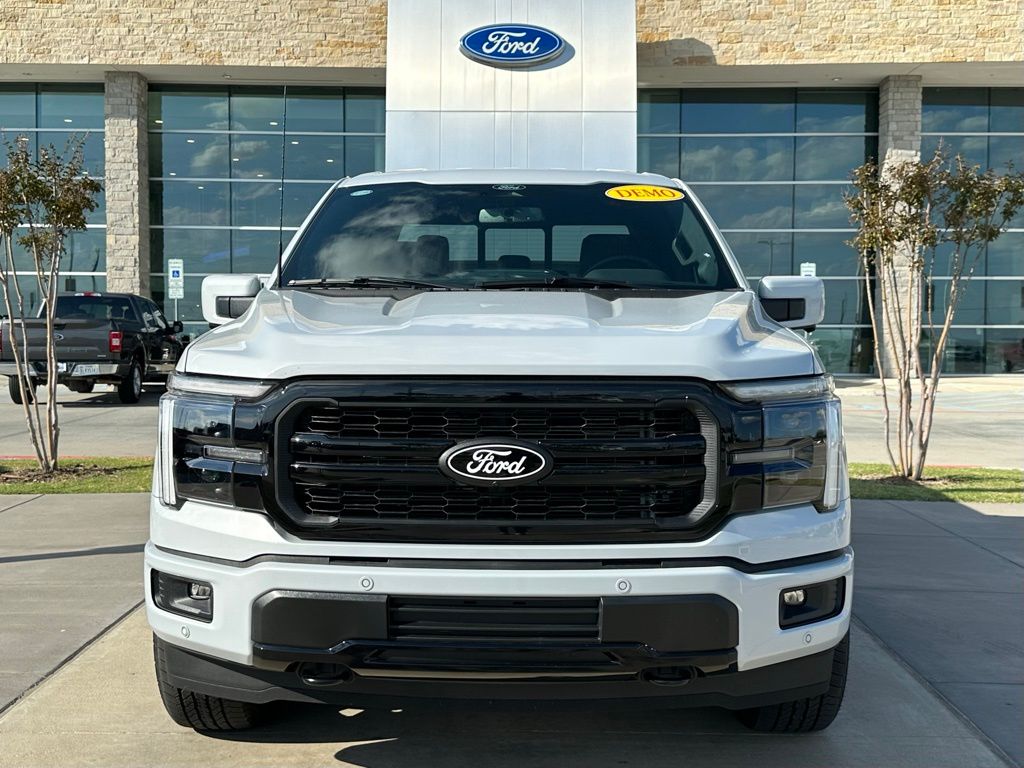 2025 Ford F-150 Lariat photo 2