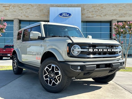 2025 Ford Bronco Outer Banks SUV