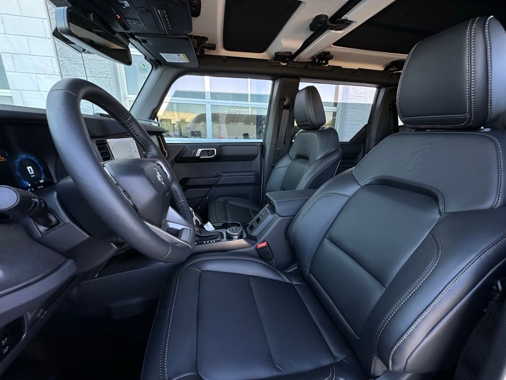 2025 Ford Bronco Badlands photo 3