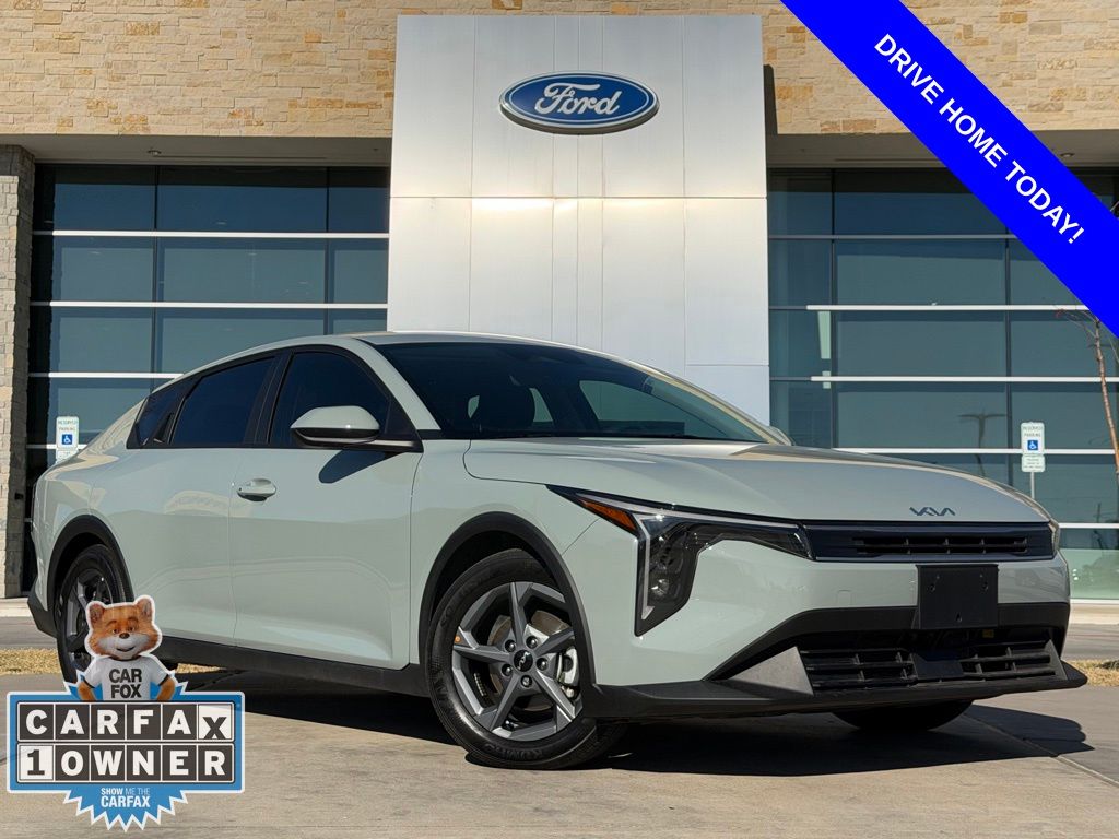 2025 Kia K4 LXS's photo