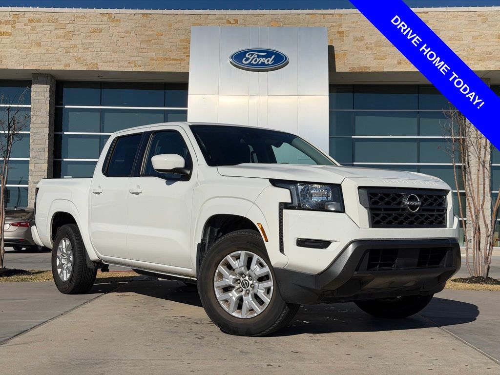 2022 Nissan Frontier SV's photo