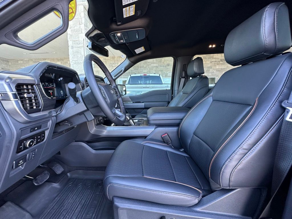 2025 Ford F-150 Lariat photo 4