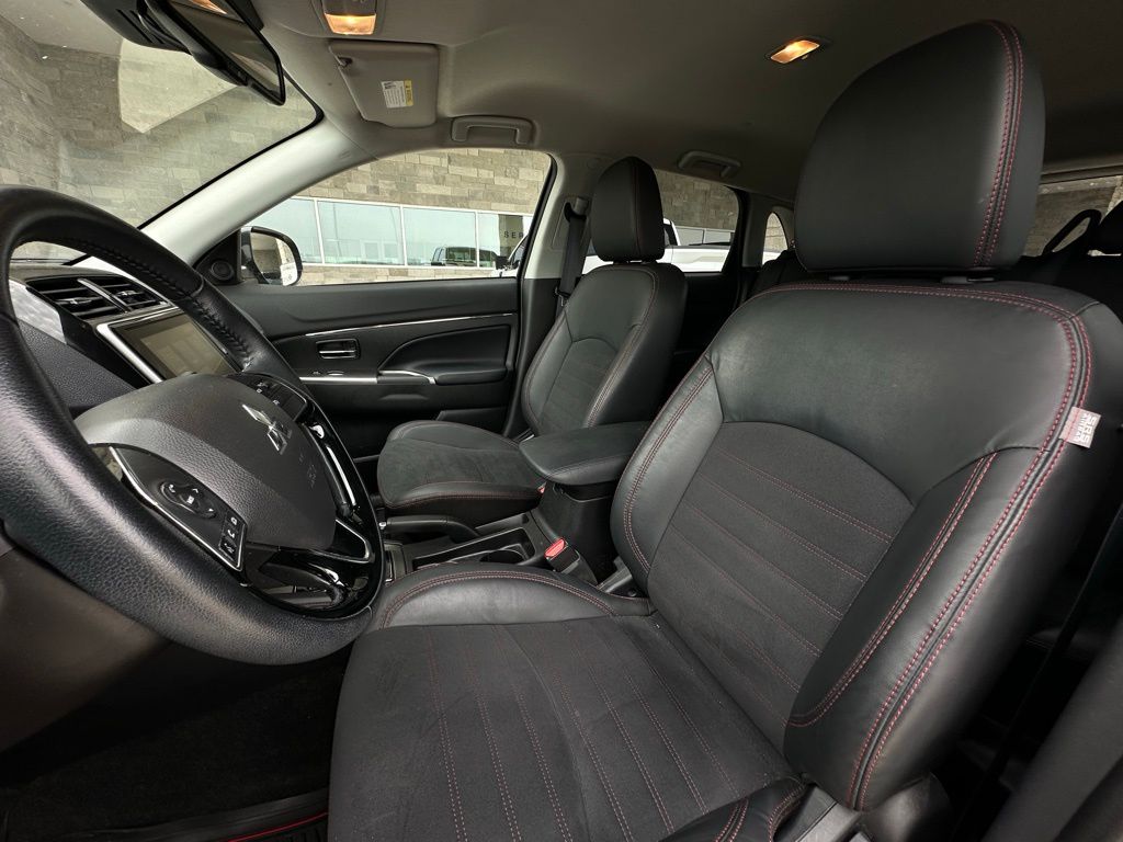 2022 Mitsubishi Outlander Sport SE photo 4
