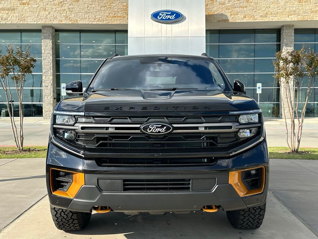 2025 Ford Expedition photo 2