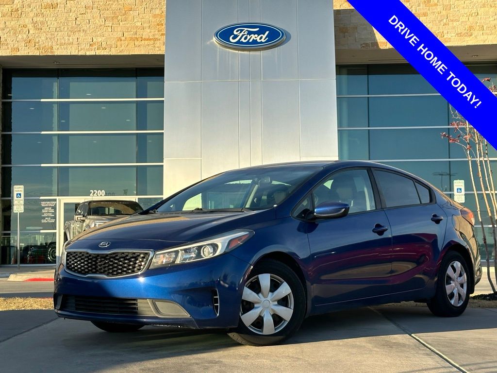 2017 Kia Forte LX's photo