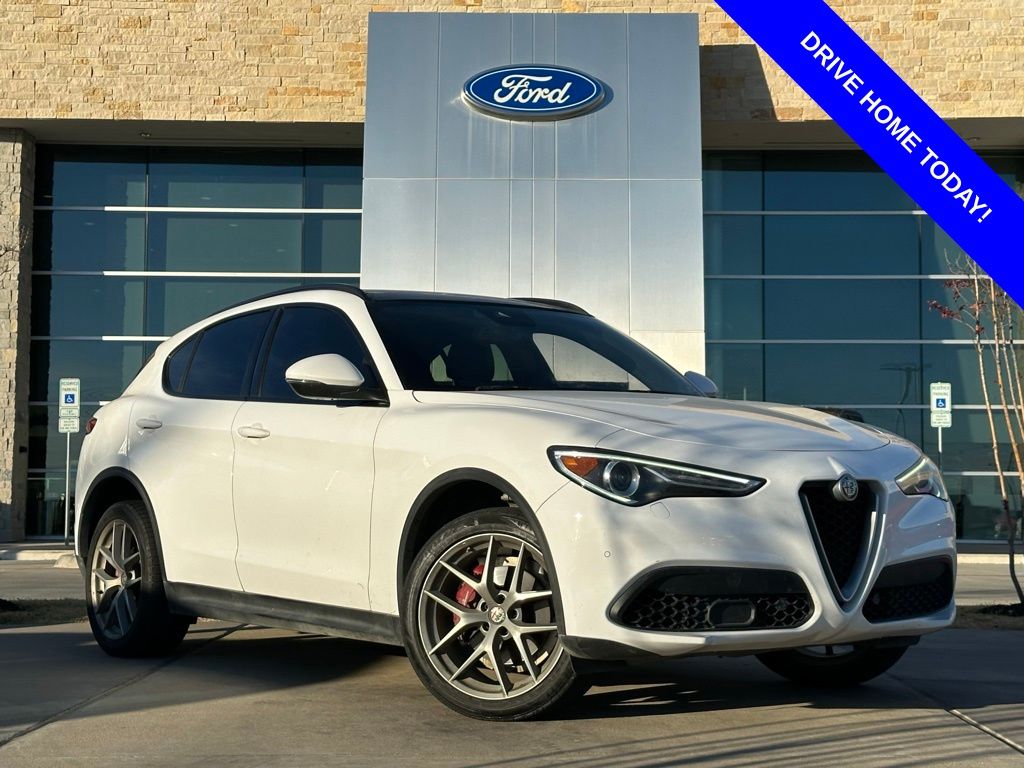2018 Alfa Romeo Stelvio Ti Sport's photo