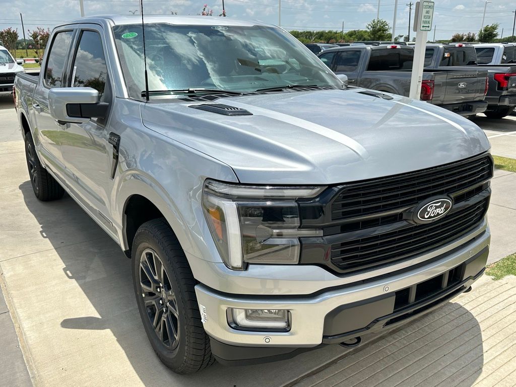 2025 Ford F-150 Platinum photo 3
