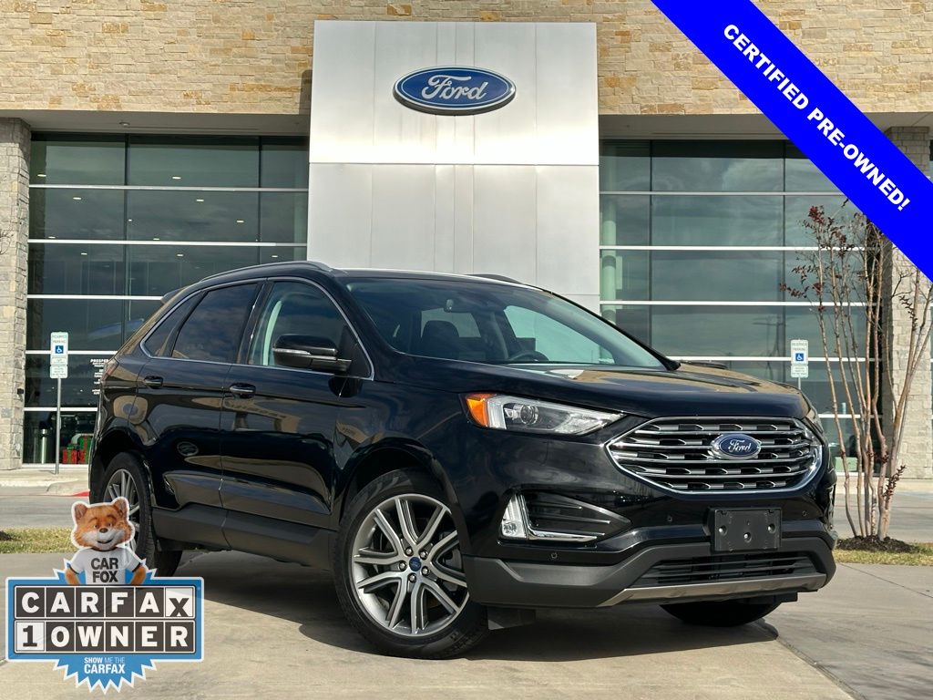 2022 Ford Edge Titanium's photo