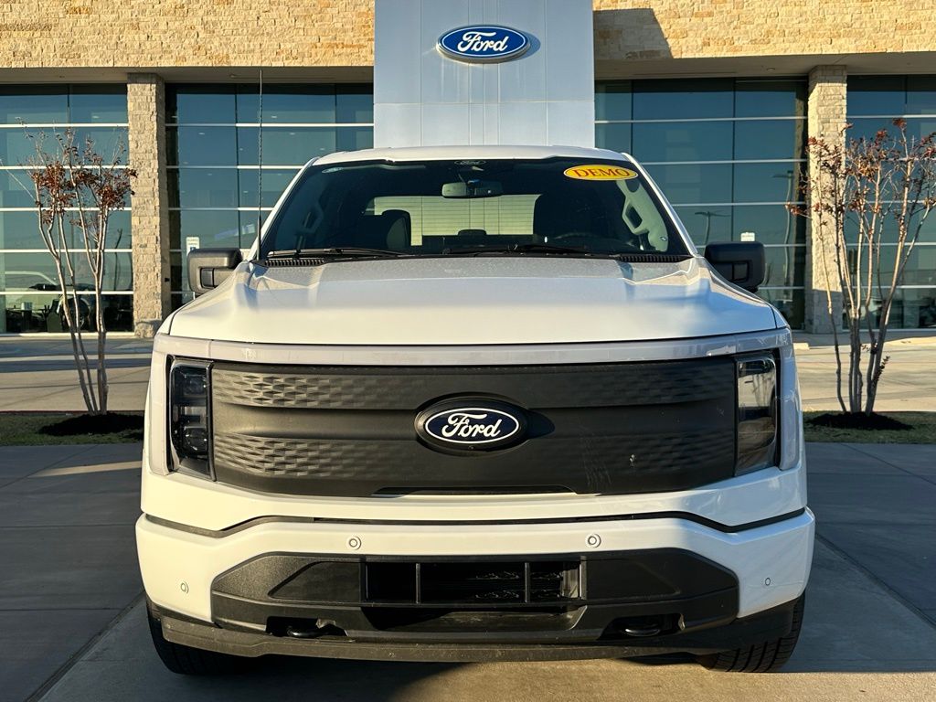 2025 Ford F-150 Lightning photo 2
