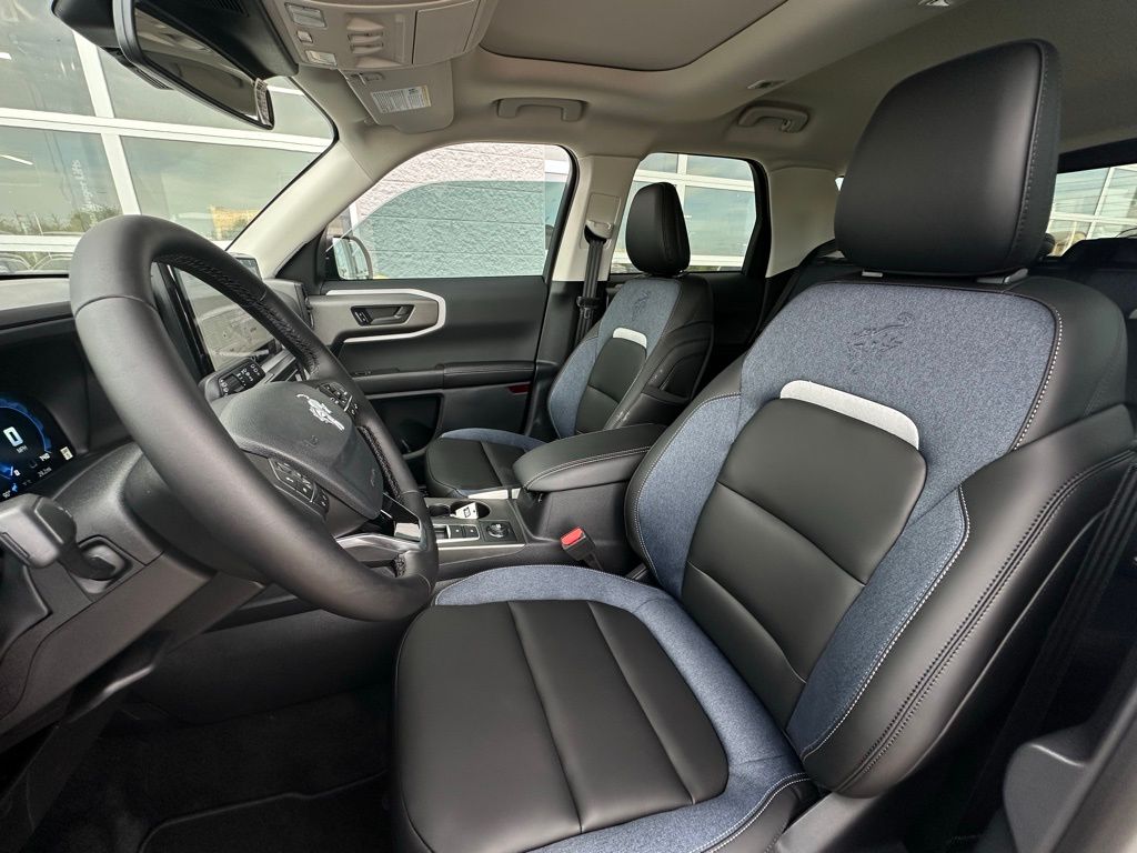 2025 Ford Bronco Sport Outer Banks photo 4