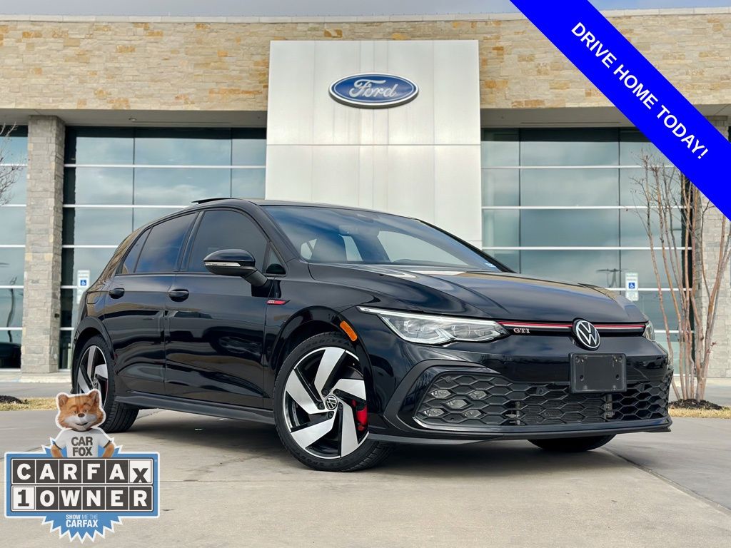 2023 Volkswagen Golf GTI SE's photo