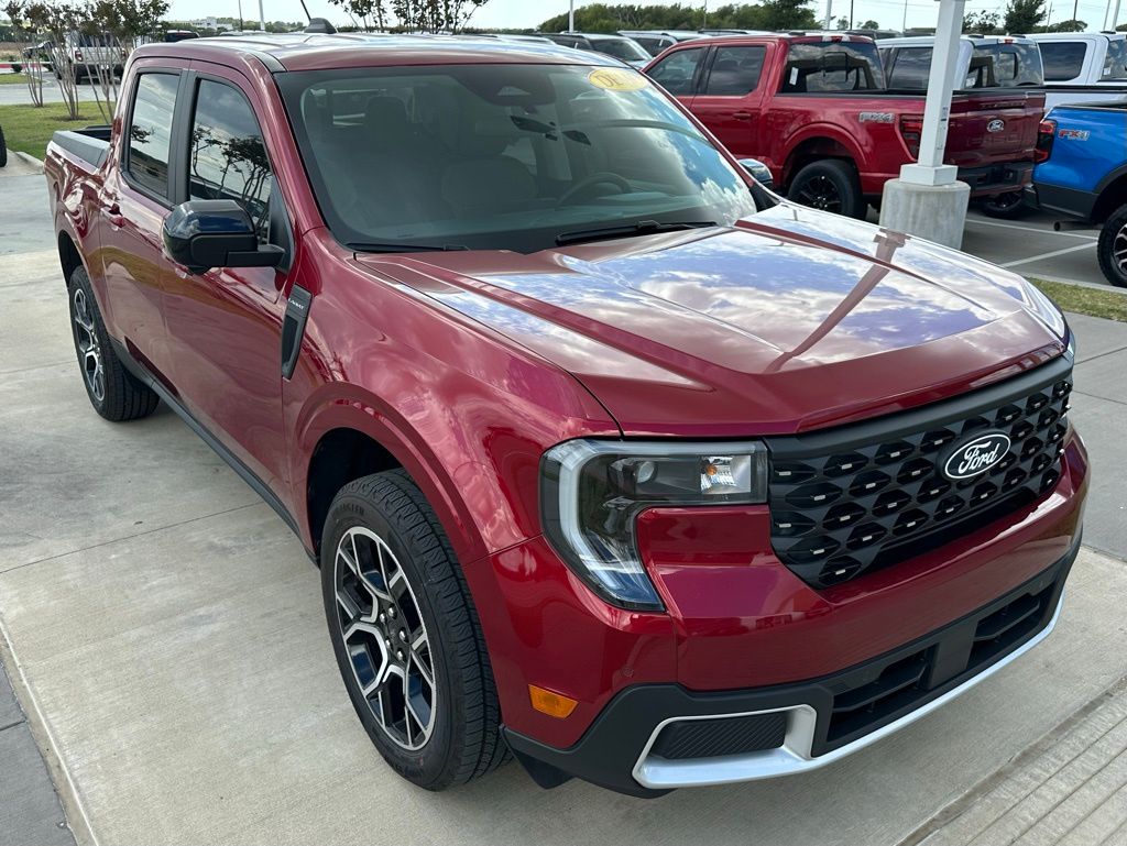 2025 Ford Maverick Lariat photo 3