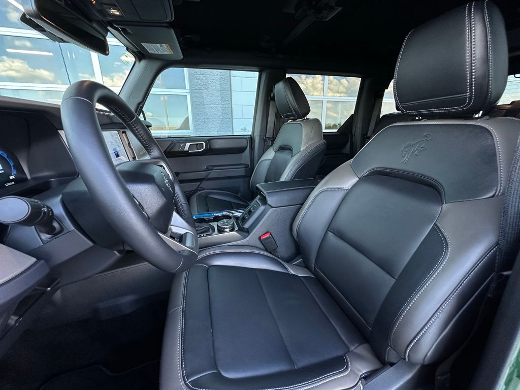 2025 Ford Bronco Outer Banks photo 3