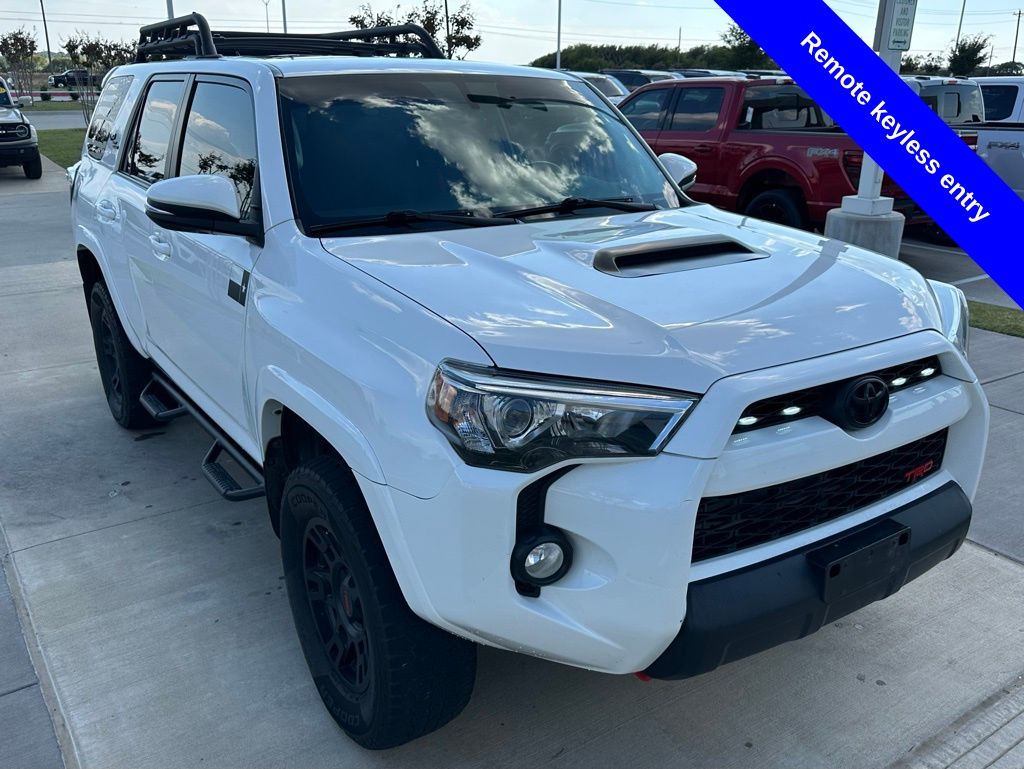 2019 Toyota 4Runner TRD Off-Road Premium photo 3