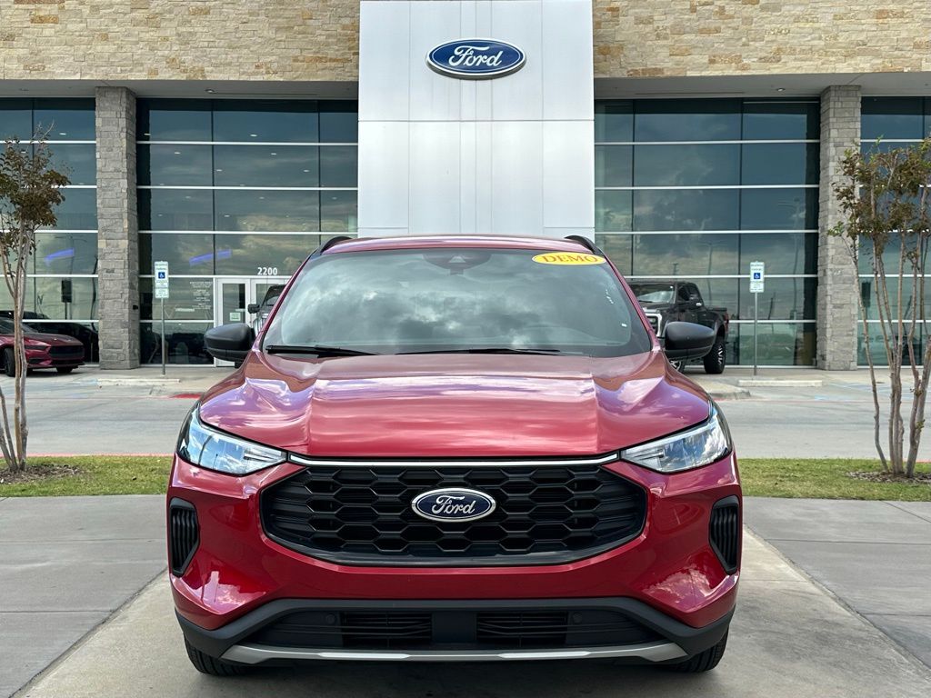 2025 Ford Escape ST-Line photo 2