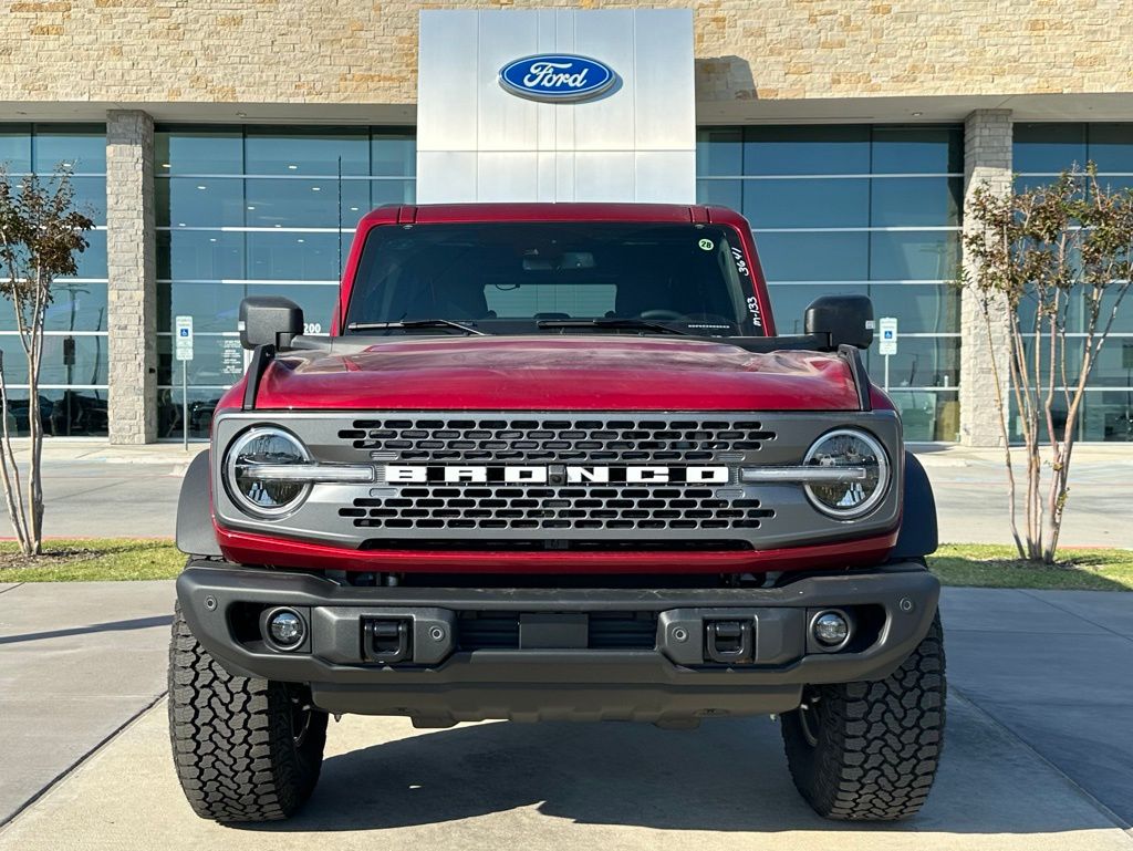 2025 Ford Bronco Badlands photo 2