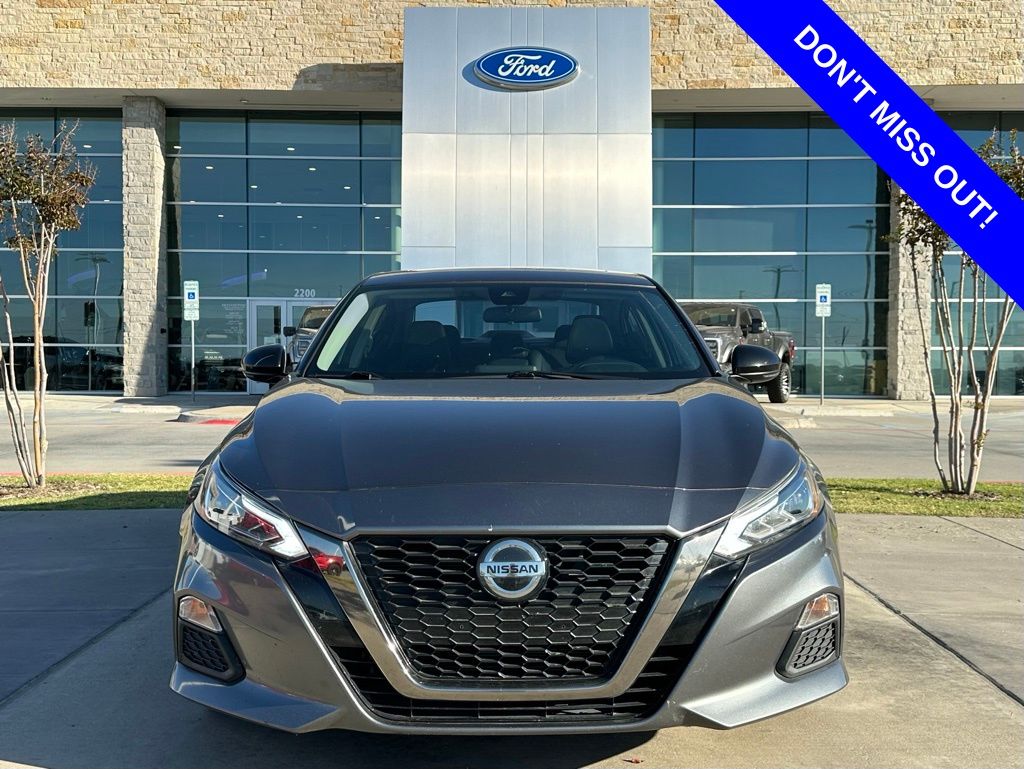 2021 Nissan Altima 2.5 SR photo 2