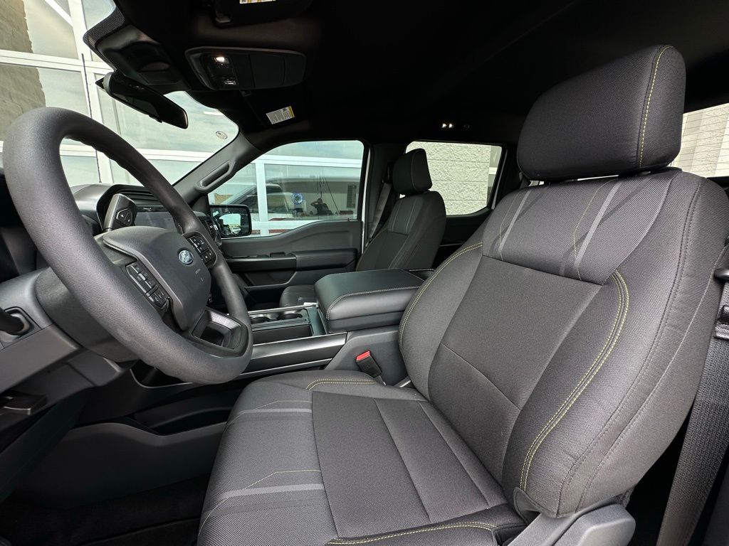 2025 Ford F-150 STX photo 4