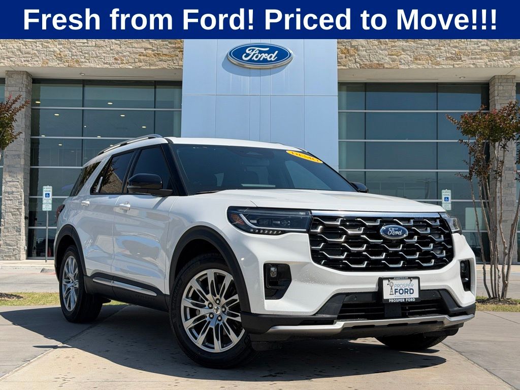 2026 Ford Explorer Platinum's photo