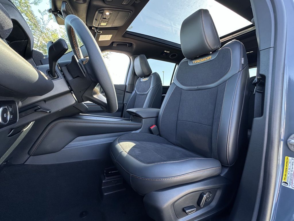 2026 Ford Explorer Tremor - Photo 6