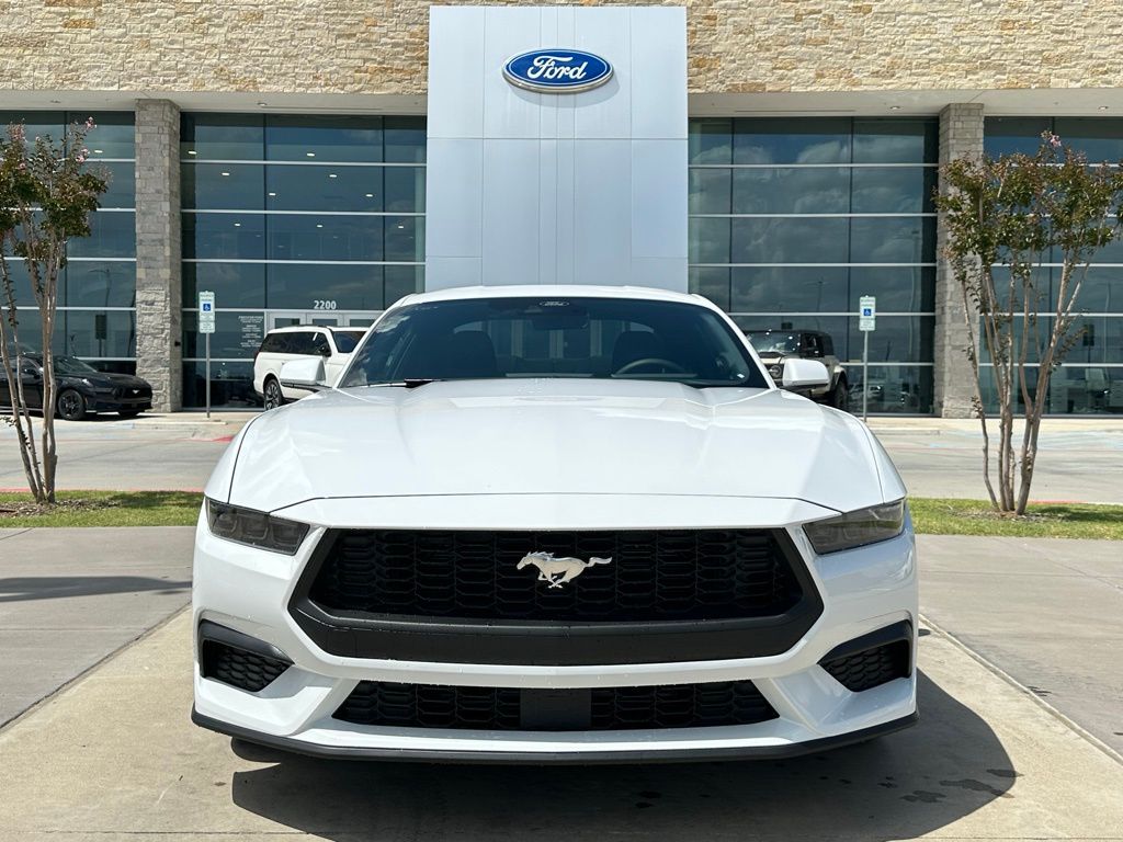 2025 Ford Mustang EcoBoost photo 2