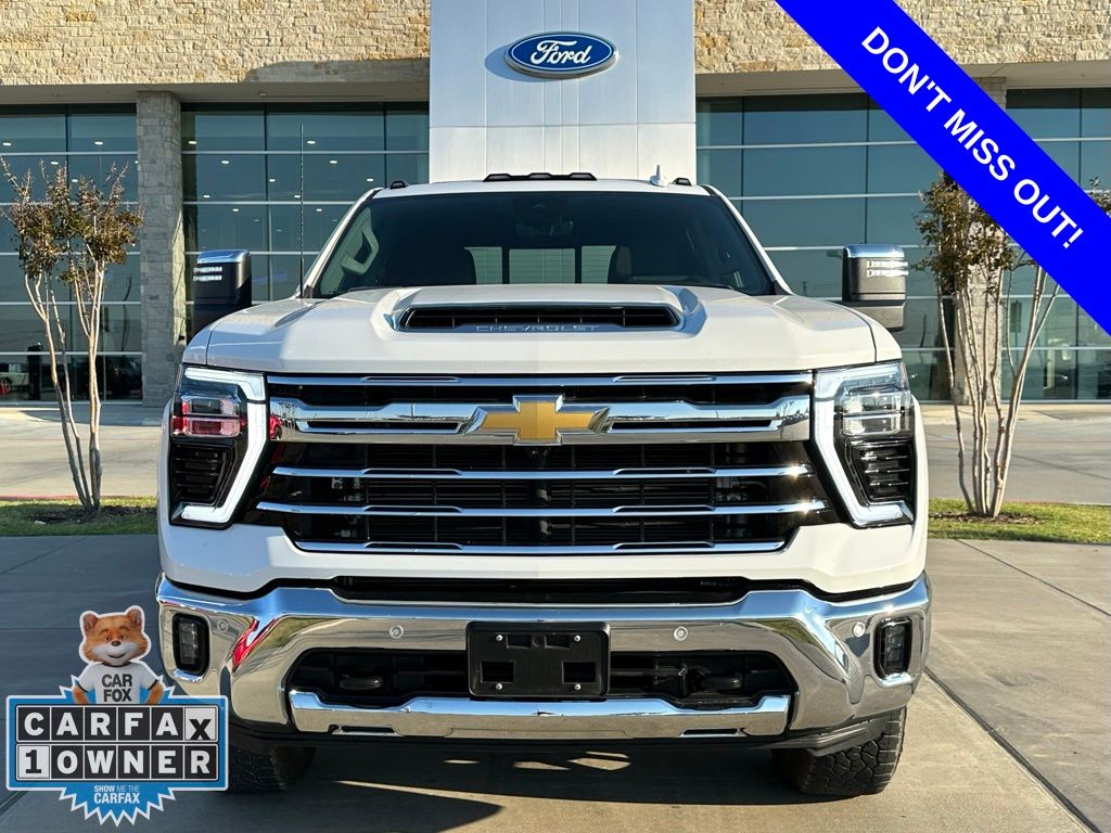 2025 Chevrolet Silverado 2500HD LTZ photo 2