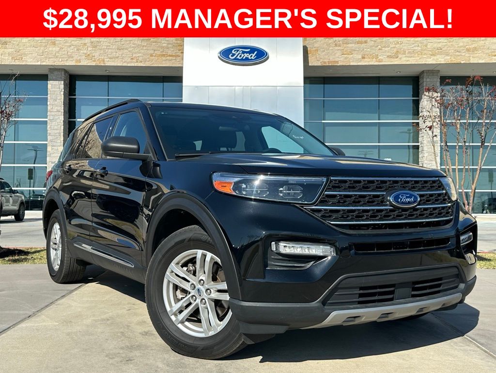 2023 Ford Explorer XLT's photo