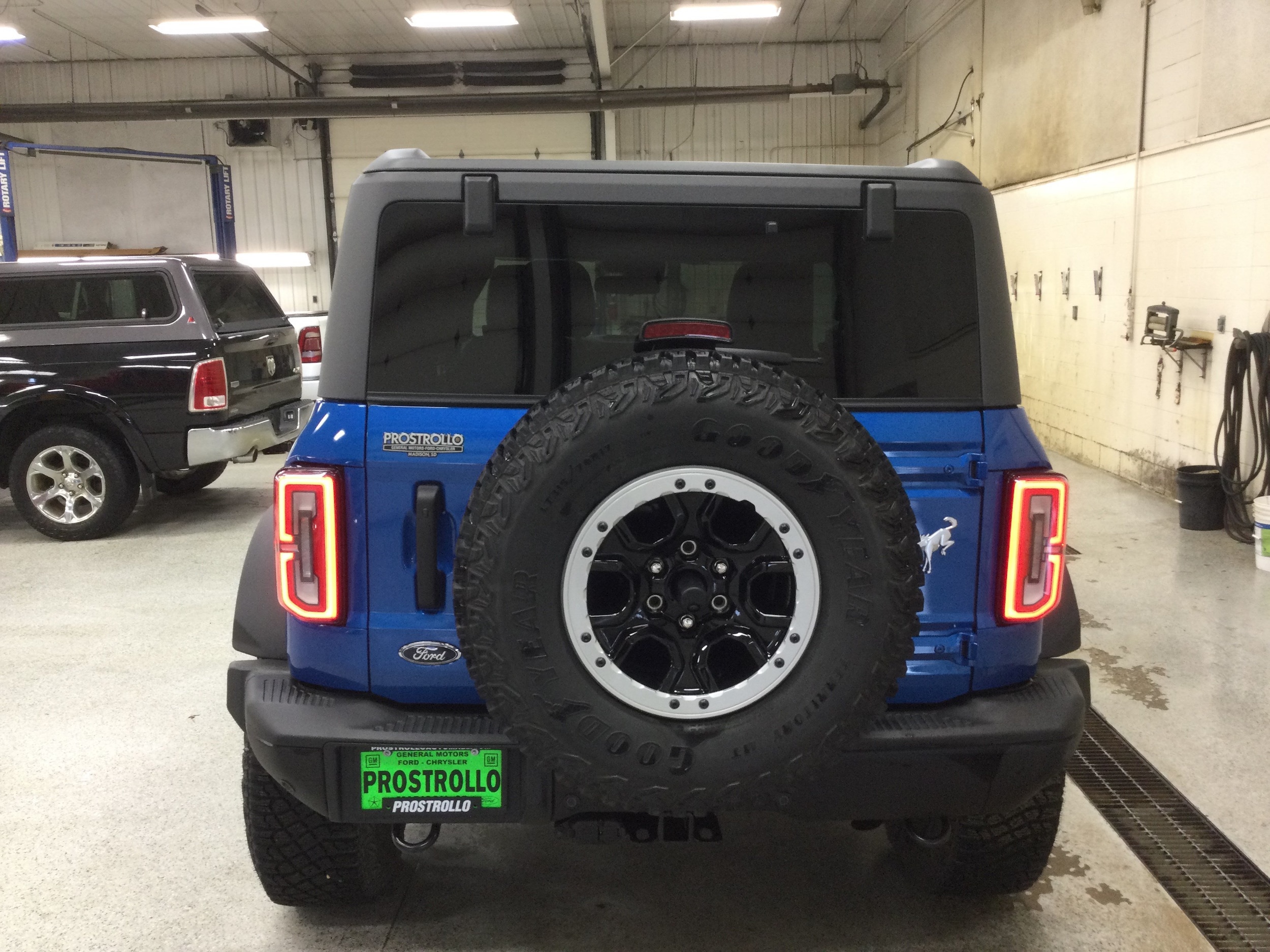 2023 Ford Bronco 2-Door Badlands - Photo 6