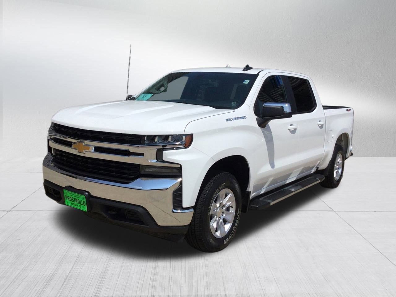 Used 2020 Chevrolet Silverado 1500 LT with VIN 3GCPYDEKXLG341253 for sale in Madison, SD